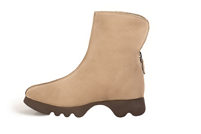 Tan beige women's ankle boots with a zip at the back.. Profile view - Florence KOOIJMAN